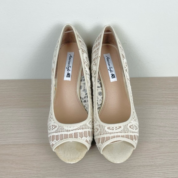 American Eagle Cream Floral Lace Peep Toe Platform Heels Size US 9 - Picture 3 of 6